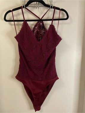 U2B uraban basics Lace Trim Burgundy Bodysuit size L